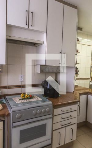 Apartamento à venda com 137m², 3 quartos e 2 vagas Apartamento à venda com 137m², 3 quartos e 2 vagasCozinha
