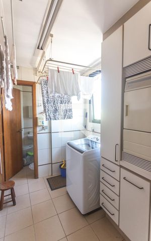 Apartamento à venda com 137m², 3 quartos e 2 vagas Apartamento à venda com 137m², 3 quartos e 2 vagasÁrea de serviço
