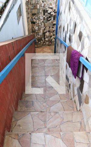 Casa para alugar com 500m², 3 quartos e 1 vagaEscada