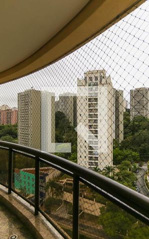 Apartamento à venda com 215m², 3 quartos e 4 vagas Apartamento à venda com 215m², 3 quartos e 4 vagasVaranda da Sala