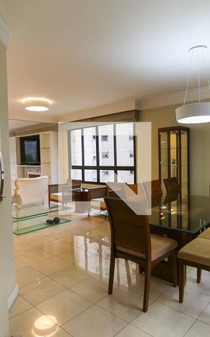 Apartamento à venda com 215m², 3 quartos e 4 vagas Apartamento à venda com 215m², 3 quartos e 4 vagasSala