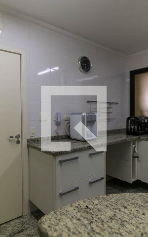 Apartamento à venda com 215m², 3 quartos e 4 vagas Apartamento à venda com 215m², 3 quartos e 4 vagasCozinha
