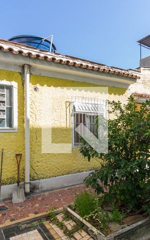Casa para alugar com 57m², 2 quartos e sem vaga Casa para alugar com 57m², 2 quartos e sem vagaQuintal - Fachada da casa