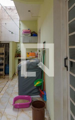 Casa à venda com 600m², 3 quartos e 2 vagas Casa à venda com 600m², 3 quartos e 2 vagasEdícula- 2