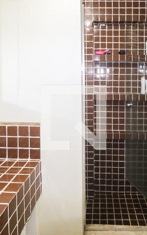 Apartamento à venda com 90m², 3 quartos e sem vaga Apartamento à venda com 90m², 3 quartos e sem vagaBanheiro da Suíte