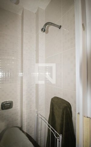 Apartamento à venda com 90m², 3 quartos e sem vaga Apartamento à venda com 90m², 3 quartos e sem vagaBanheiro de Serviço