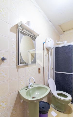 Casa à venda com 400m², 4 quartos e 3 vagas Casa à venda com 400m², 4 quartos e 3 vagasBanheiro 1