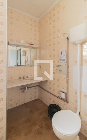 Casa à venda com 400m², 4 quartos e 3 vagas Casa à venda com 400m², 4 quartos e 3 vagasBanheiro 2