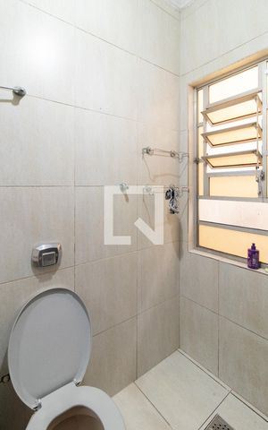 Casa à venda com 400m², 4 quartos e 3 vagas Casa à venda com 400m², 4 quartos e 3 vagasBanheiro do quarto 1