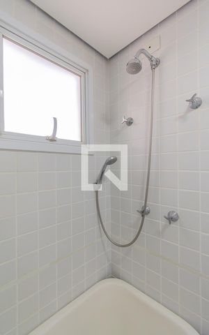 Apartamento para alugar com 77m², 2 quartos e 2 vagas Apartamento para alugar com 77m², 2 quartos e 2 vagasBanheiro da Suíte