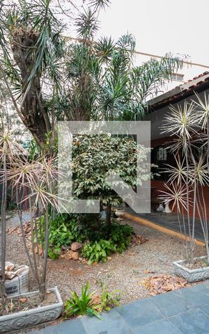 Casa à venda com 360m², 8 quartos e 3 vagas Casa à venda com 360m², 8 quartos e 3 vagasJardim