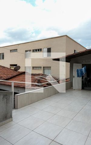 Casa à venda com 360m², 8 quartos e 3 vagas Casa à venda com 360m², 8 quartos e 3 vagasÁrea de Serviço