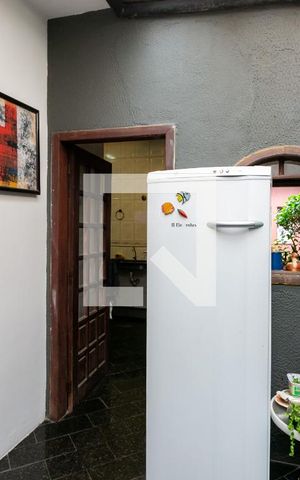 Casa à venda com 360m², 8 quartos e 3 vagas Casa à venda com 360m², 8 quartos e 3 vagasCorredor
