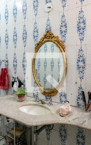 Casa à venda com 360m², 8 quartos e 3 vagas Casa à venda com 360m², 8 quartos e 3 vagasBanheiro da Suíte 1