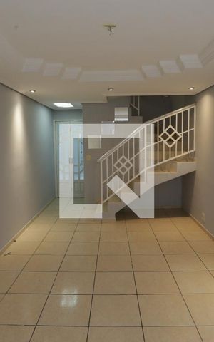 Casa de condomínio para alugar com 116m², 2 quartos e 1 vagaSala