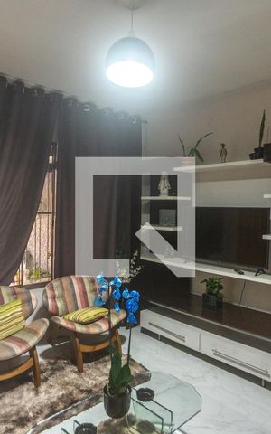 Casa à venda com 120m², 2 quartos e 2 vagas Casa à venda com 120m², 2 quartos e 2 vagasSala de estar
