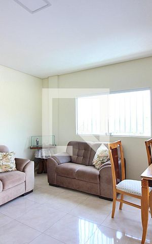 Casa à venda com 413m², 4 quartos e 3 vagasSala de Estar 