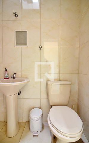 Casa à venda com 413m², 4 quartos e 3 vagasBanheiro Social 1