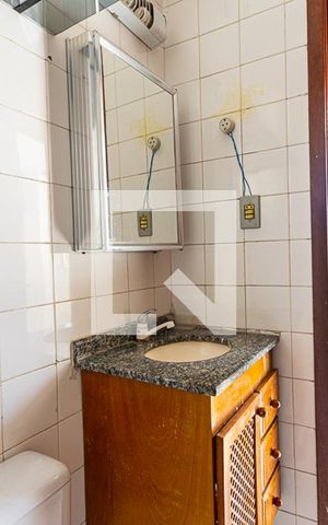 Apartamento à venda com 51m², 2 quartos e 1 vaga Apartamento à venda com 51m², 2 quartos e 1 vagaBanheiro