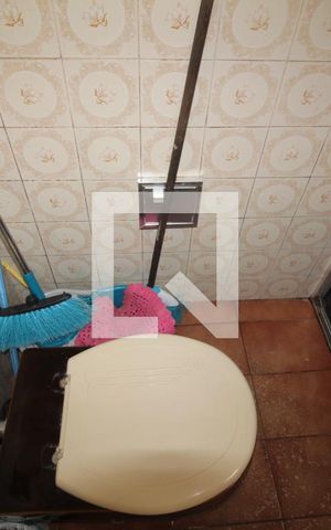 Casa à venda com 200m², 2 quartos e 3 vagasBanheiro social