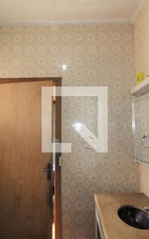 Casa à venda com 200m², 2 quartos e 3 vagasBanheiro social
