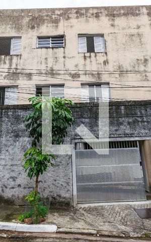 Casa para alugar com 45m², 1 quarto e 1 vaga Casa para alugar com 45m², 1 quarto e 1 vagaFachada