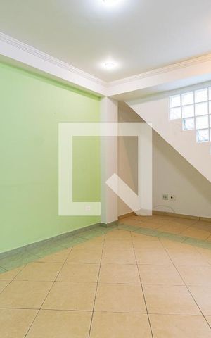 Casa para alugar com 45m², 1 quarto e 1 vaga Casa para alugar com 45m², 1 quarto e 1 vagaSala
