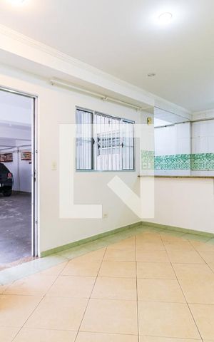 Casa para alugar com 45m², 1 quarto e 1 vaga Casa para alugar com 45m², 1 quarto e 1 vagaSala