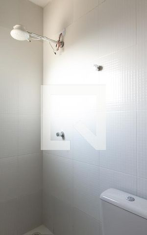 Casa de condomínio à venda com 65m², 2 quartos e 1 vaga Casa de condomínio à venda com 65m², 2 quartos e 1 vagaBanheiro da Suíte 1