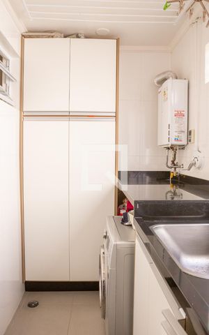 Apartamento à venda com 83m², 2 quartos e 1 vaga Apartamento à venda com 83m², 2 quartos e 1 vagaÁrea de Serviço