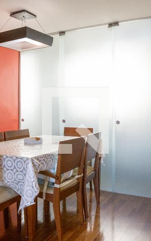 Apartamento à venda com 83m², 2 quartos e 1 vaga Apartamento à venda com 83m², 2 quartos e 1 vagaSala