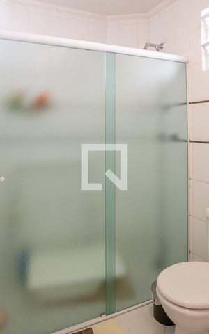 Apartamento à venda com 83m², 2 quartos e 1 vaga Apartamento à venda com 83m², 2 quartos e 1 vagaBanheiro Social