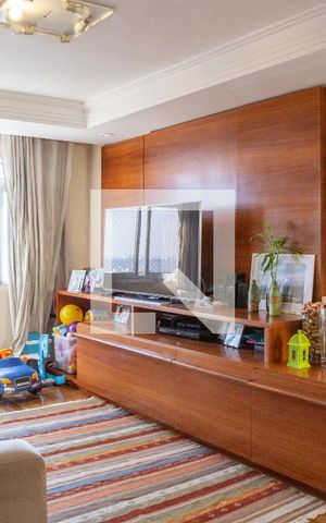 Apartamento à venda com 83m², 2 quartos e 1 vaga Apartamento à venda com 83m², 2 quartos e 1 vagaSala
