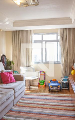 Apartamento à venda com 83m², 2 quartos e 1 vaga Apartamento à venda com 83m², 2 quartos e 1 vagaSala