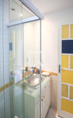 Apartamento para alugar com 120m², 3 quartos e 1 vaga Apartamento para alugar com 120m², 3 quartos e 1 vagaBanheiro Social