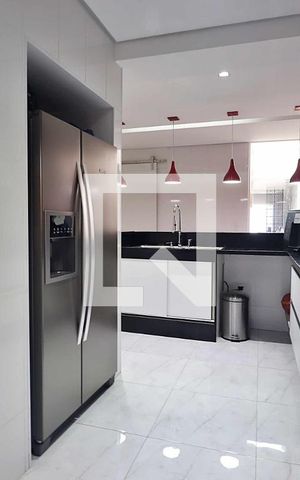 Casa à venda com 260m², 4 quartos e 8 vagasCozinha