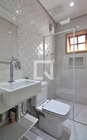 Casa à venda com 260m², 4 quartos e 8 vagasBanheiro Social 1