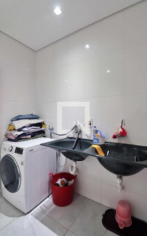Casa à venda com 260m², 4 quartos e 8 vagasÁrea de Serviço