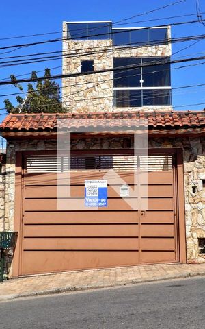 Casa à venda com 260m², 4 quartos e 8 vagasFachada
