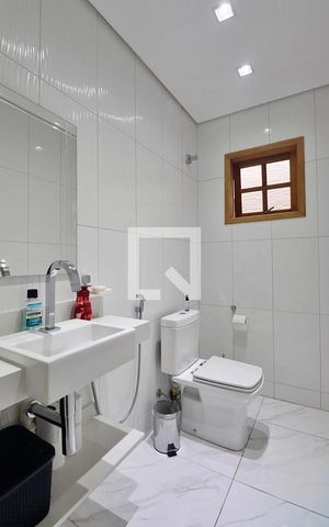 Casa à venda com 260m², 4 quartos e 8 vagasBanheiro Social 2