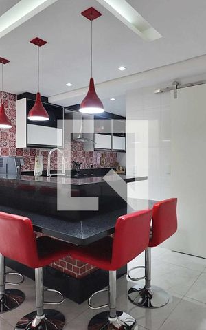 Casa à venda com 260m², 4 quartos e 8 vagasCozinha