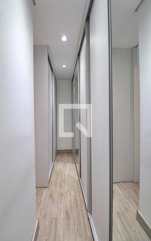 Casa à venda com 260m², 4 quartos e 8 vagasSuíte 1 - Closet