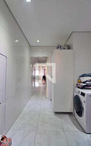 Casa à venda com 260m², 4 quartos e 8 vagasÁrea de Serviço
