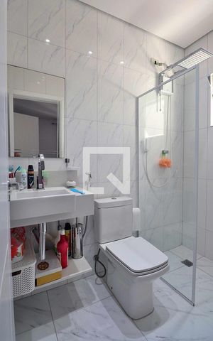 Casa à venda com 260m², 4 quartos e 8 vagasSuíte 2 - Banheiro