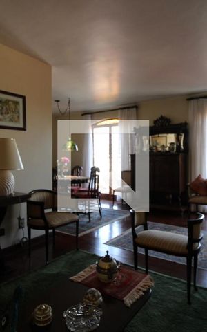 Casa à venda com 360m², 3 quartos e 3 vagasSala