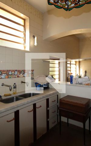 Casa à venda com 360m², 3 quartos e 3 vagasPavimento inferior - cozinha