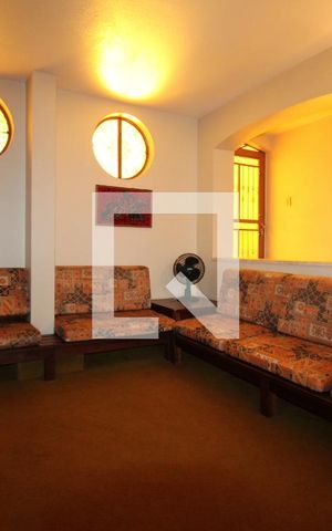 Casa à venda com 360m², 3 quartos e 3 vagasPavimento inferior - Sala