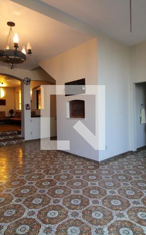 Casa à venda com 360m², 3 quartos e 3 vagasPavimento inferior - Salão