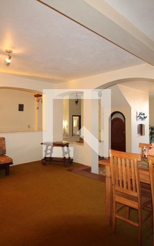 Casa à venda com 360m², 3 quartos e 3 vagasPavimento inferior - Sala