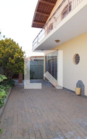 Casa à venda com 360m², 3 quartos e 3 vagasQuintal